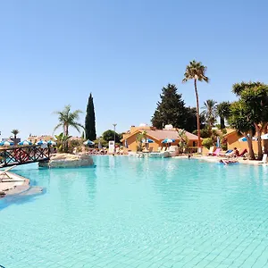 Makronisos Village Apartmanhotel